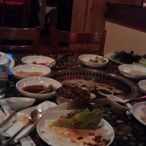 4/15/2013 tarihinde Jessica M.ziyaretçi tarafından Ssambap Korean BBQ'de çekilen fotoğraf