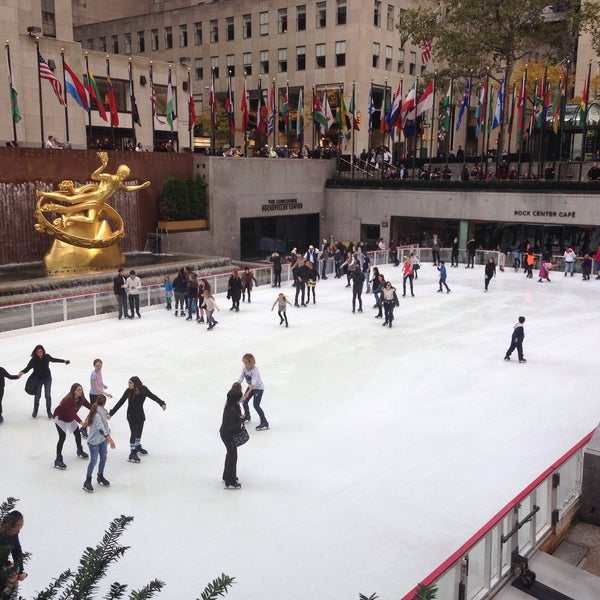 Foto diambil di Rockefeller Center oleh TK . pada 11/1/2015
