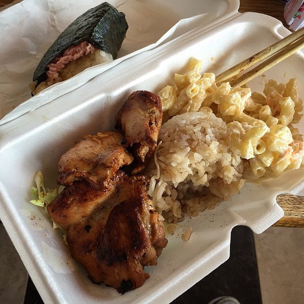 Photo taken at L&amp;L Hawaiian Barbecue by 👑Topher B. on 6/10/2015