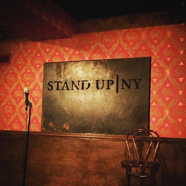Photo prise au Stand Up NY par Stephanie S. le8/1/2015