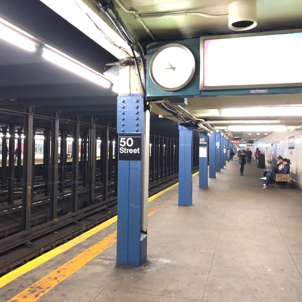 รูปภาพถ่ายที่ MTA Subway - 50th St (C/E) โดย King L. เมื่อ 2/16/2018