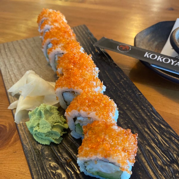 Sushi çeşitleri enfes. Katana roll denedim. Karides tempuralı üstü havyar ile harika bir umumisi vardı. Şehrin en iyi Uzakdoğu Restoranı.