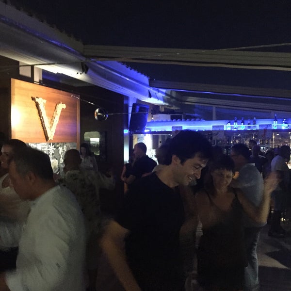 Foto scattata a Vardar Terrace Bar da Gülşah D. il 9/20/2015