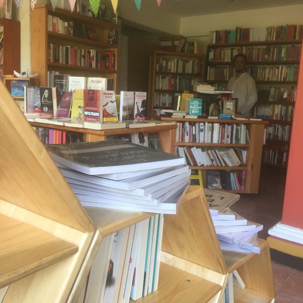 4/12/2016 tarihinde Samuel A.ziyaretçi tarafından LaLiLu - Librería y Café'de çekilen fotoğraf