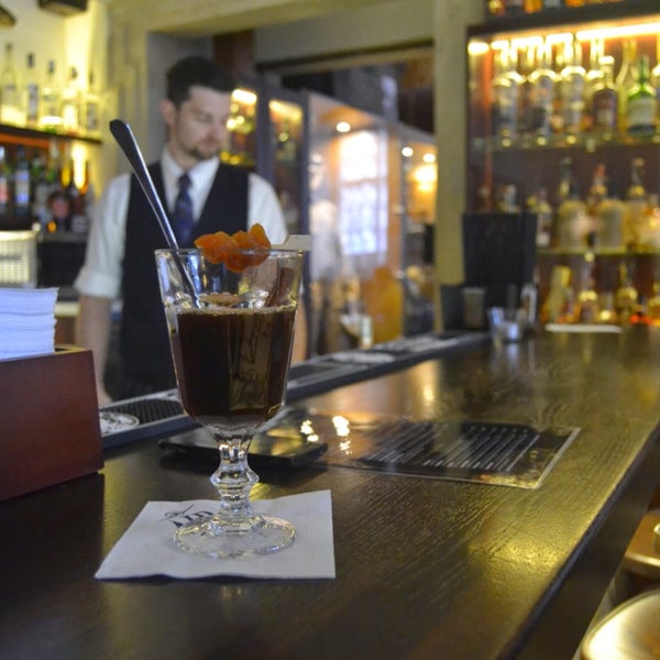 Rumový ráj, příjemná obsluha, výborná káva. Air cafe je legenda. Více zde: http://sweetmeansdirty.blogspot.cz/2014/12/skg-urban-hub-novinka-v-brne_17.html?m=1