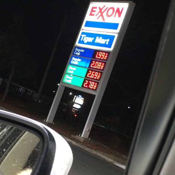 Exxon Fuel Station in Toms River