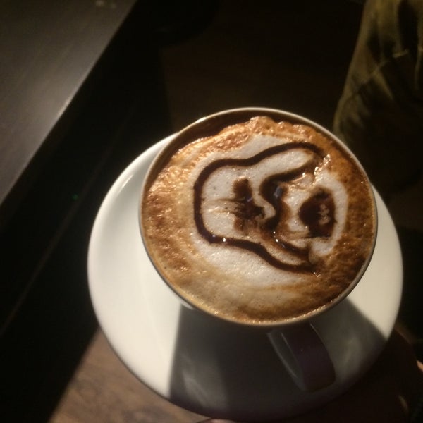 Das Foto wurde bei New York Coffee von Какая-то Л. am 11/27/2015 aufgenommen