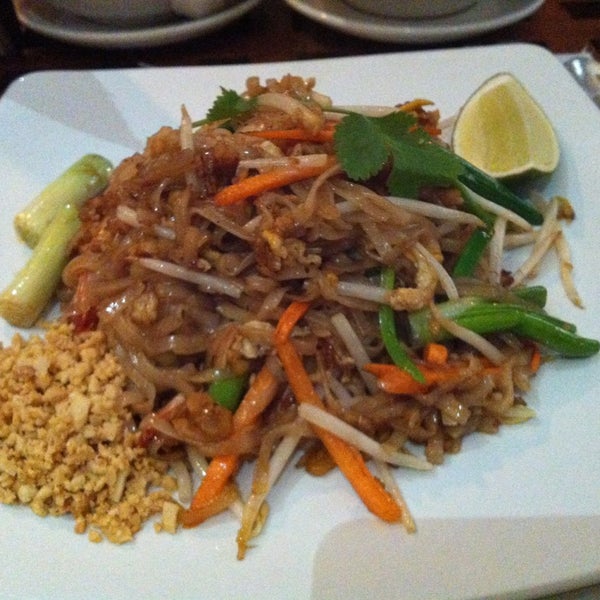 Foto diambil di Thai Thai East Restaurant oleh Don R. pada 1/7/2013