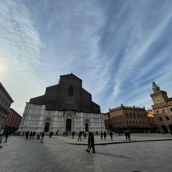 Foto diambil di Piazza Maggiore oleh Rayane G. pada 2/1/2024