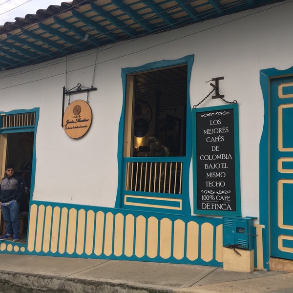 3/20/2017 tarihinde Leonard L.ziyaretçi tarafından Café Jesús Martín'de çekilen fotoğraf