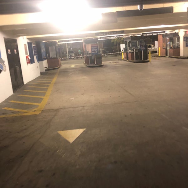 Centro Ybor Parking Garage Parking In Tampa