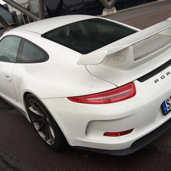 รูปภาพถ่ายที่ Porsche Werk Leipzig โดย Royce เมื่อ 11/24/2014