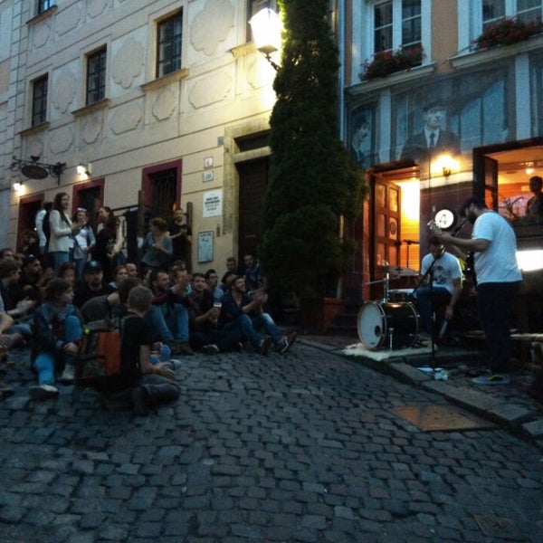 8/14/2014 tarihinde Matej M.ziyaretçi tarafından Drink in Gallery Andy'de çekilen fotoğraf