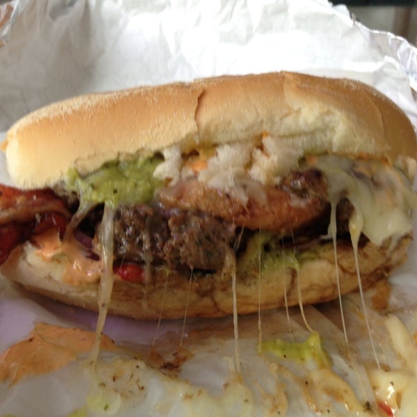 5/23/2013에 Steve M.님이 Action Burger에서 찍은 사진