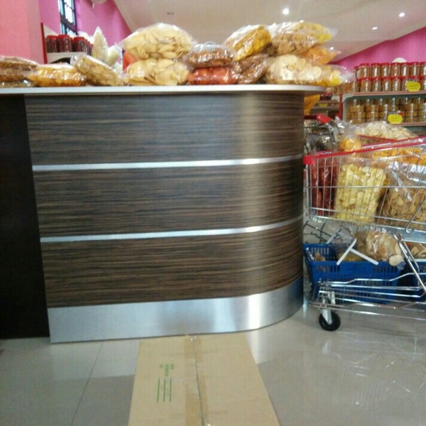 Kilang Kerepek Umi Supermarket