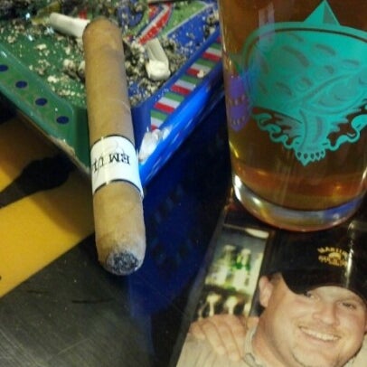 Photo taken at Crown Cigars and Ales by Riskypsy !. on 2/2/2013