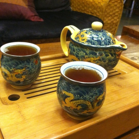 Foto diambil di Goldfish Tea oleh Dhurata B. pada 10/9/2012