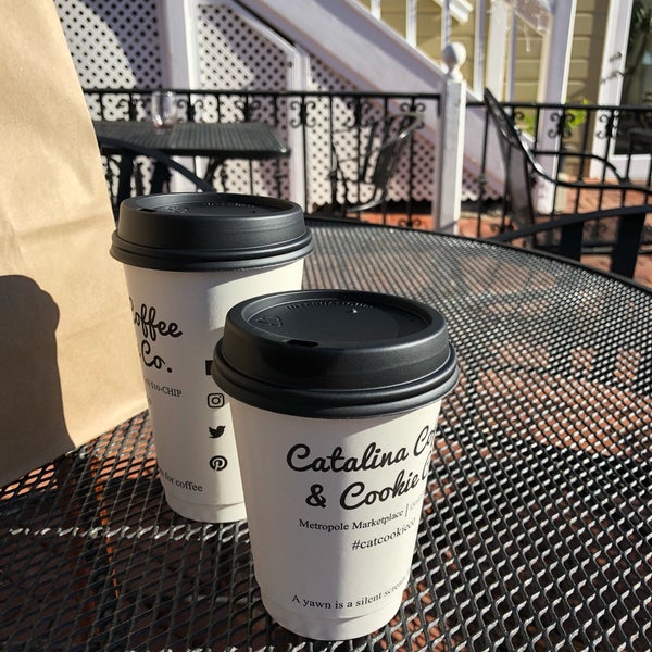 รูปภาพถ่ายที่ Catalina Coffee &amp; Cookie Co. โดย Sergey D. เมื่อ 12/21/2017