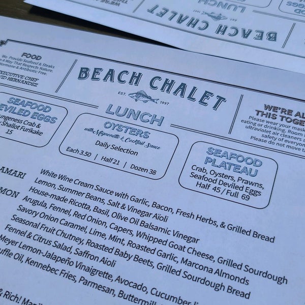 Foto tirada no(a) Beach Chalet Brewery &amp; Restaurant por Andrew P. em 10/15/2021