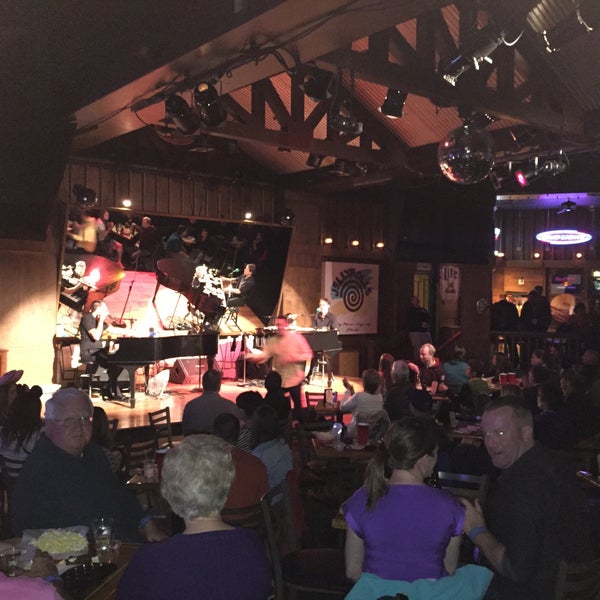 Photo taken at Jellyrolls by Thierry B. on 1/28/2015