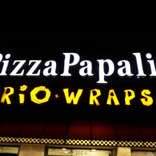 Foto tirada no(a) PizzaPapalis &amp; Rio Wraps Of Troy por Parag S. em 11/5/2012