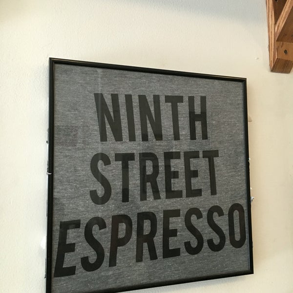 Foto scattata a Ninth Street Espresso da Peter B. il 7/4/2016