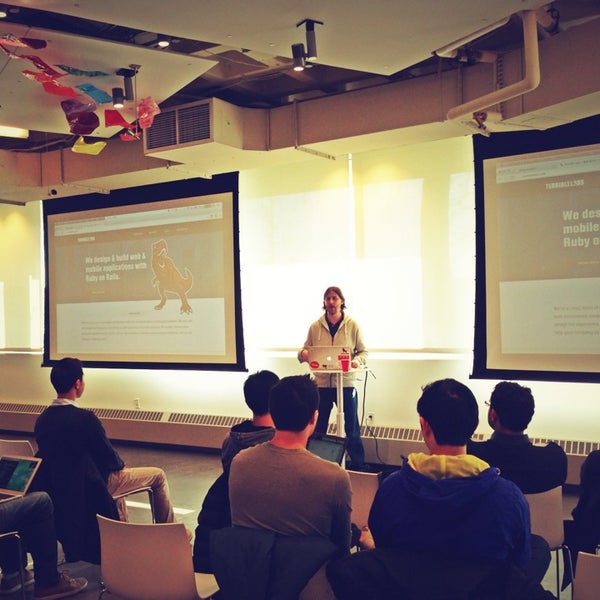 รูปภาพถ่ายที่ Harvard Innovation Lab โดย Peter B. เมื่อ 1/25/2013