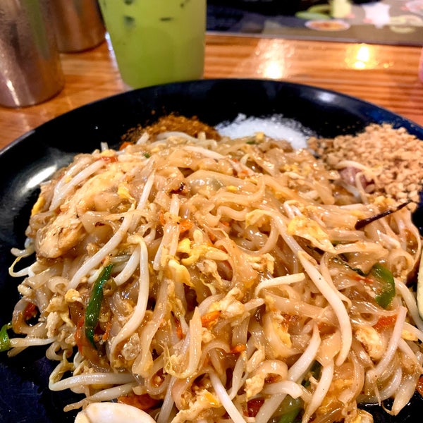 Photo taken at Thai Nyonya Restaurant by vamos32 on 11/9/2019
