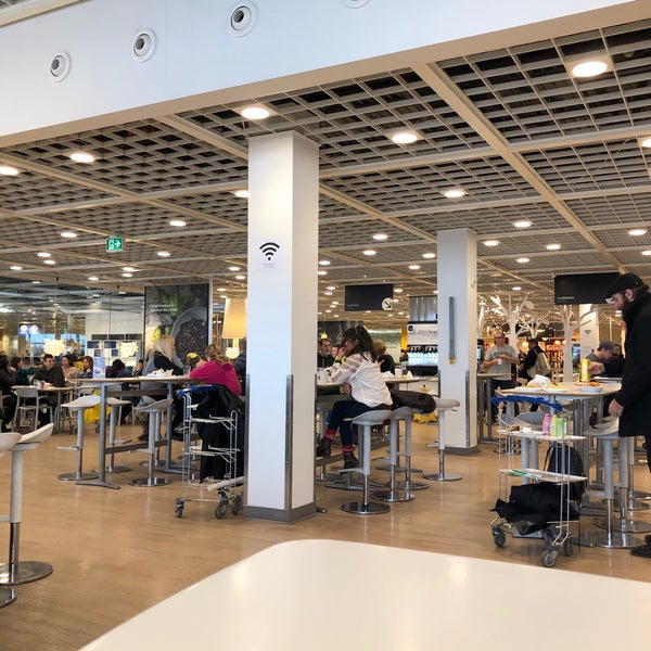 Foto tirada no(a) IKEA Ottawa - Restaurant por Michael B. em 1/5/2019