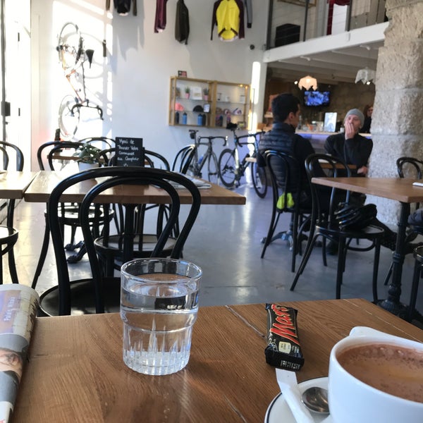 Foto tomada en Café du Cycliste  por Panu el 12/8/2017