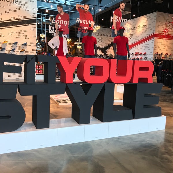 Bilder von Strauss Workwearstore Bergkirchen:  Zeichnen lernen mit Arbeitskleidung!