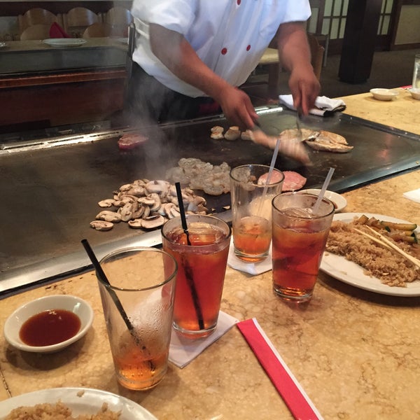 6/24/2015 tarihinde Rebecca B.ziyaretçi tarafından Kanki Japanese House of Steaks &amp; Sushi'de çekilen fotoğraf