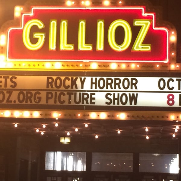 รูปภาพถ่ายที่ Gillioz Theatre โดย greg b. เมื่อ 10/19/2014
