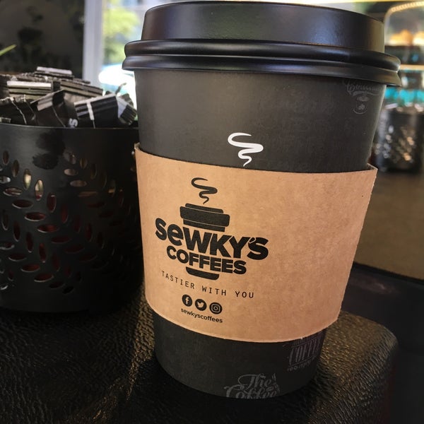 Foto tirada no(a) Sewky&#39;s Coffees por Mura@t G. em 7/22/2019
