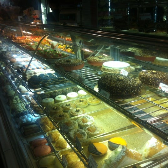 Foto scattata a Pasticceria Bruno Bakery da Milana B. il 10/21/2012