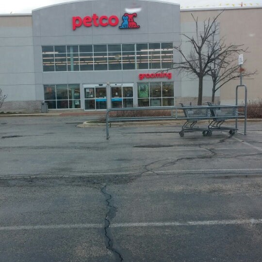 Petco Pet Supplies Store in Vernon Hills