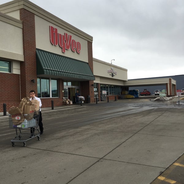 HyVee Grocery Store in Rochester