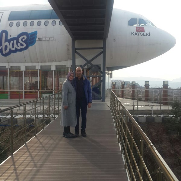 Das Foto wurde bei Airbus Cafe &amp; Restaurant von Başar K. am 3/3/2019 aufgenommen