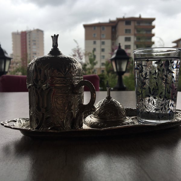 Das Foto wurde bei Taş DEĞİRMEN FIRIN  CAFE von Sema Ö. am 4/20/2018 aufgenommen