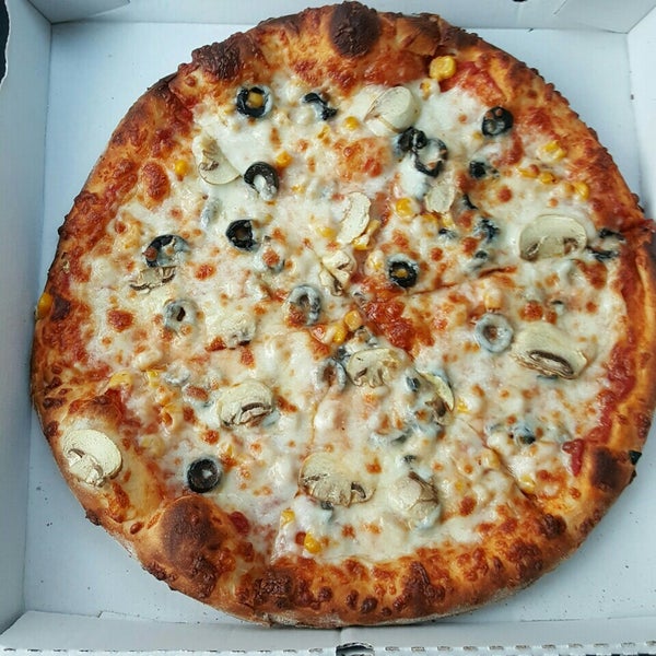 3/31/2016에 Reha E.님이 Bronzo Pizza에서 찍은 사진