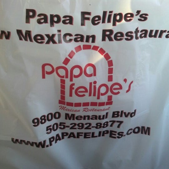 Photo taken at Papa Felipe&#39;s Mexican Restaurant by Kevin H. on 9/18/2012