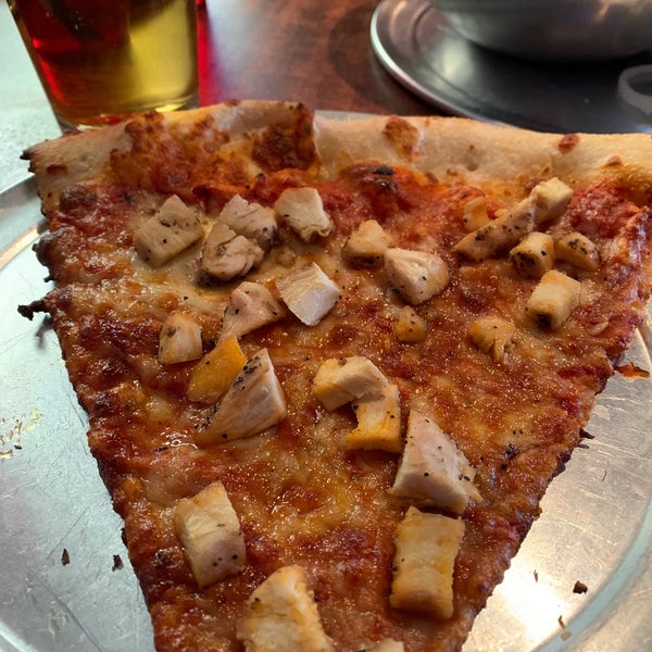 10/26/2019 tarihinde Kevin H.ziyaretçi tarafından Brickyard Pizza'de çekilen fotoğraf
