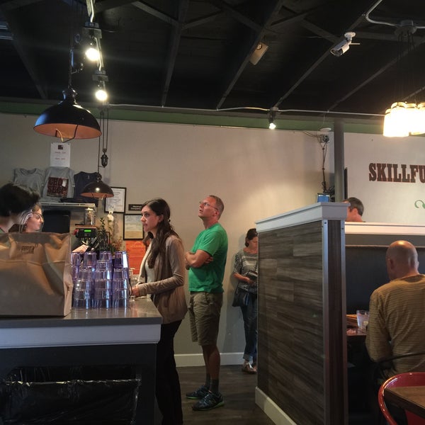 8/19/2015 tarihinde razz c.ziyaretçi tarafından Chop Shop Casual Urban Eatery'de çekilen fotoğraf