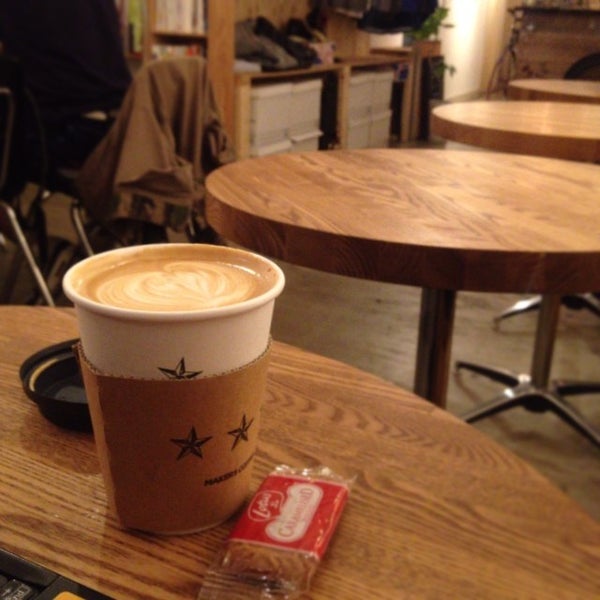 Photo taken at MAKERS COFFEE by つか な. on 12/2/2013