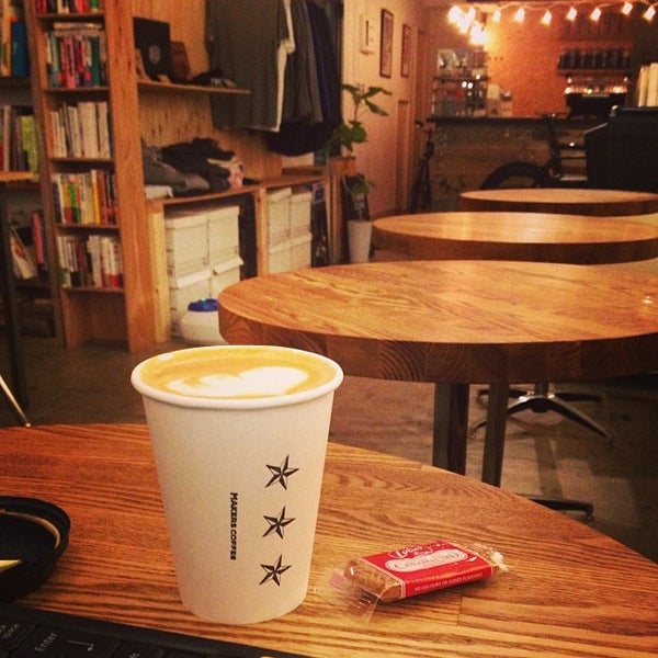 Photo taken at MAKERS COFFEE by つか な. on 1/6/2014