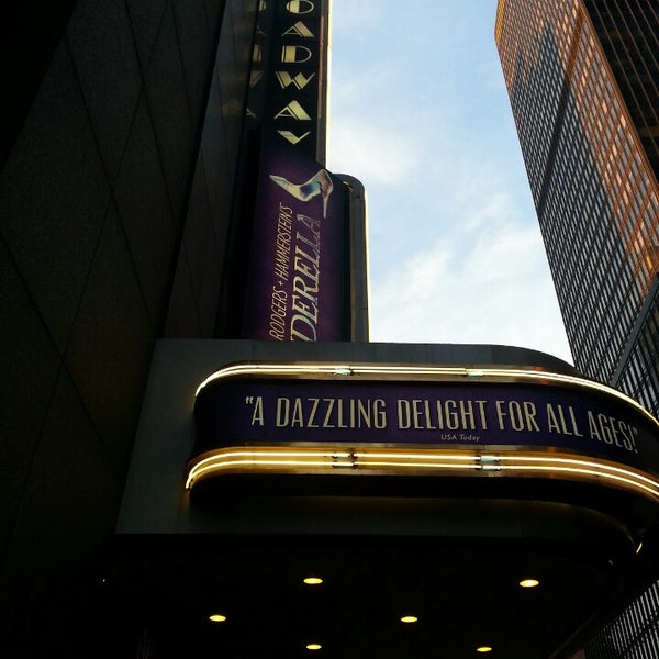 5/17/2013にErinMarie R.がCinderella on Broadwayで撮った写真