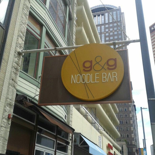 Foto tirada no(a) G&amp;G Noodle Bar por Shadow C. em 5/4/2016