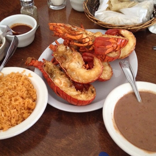 3/30/2014 tarihinde Luis A.ziyaretçi tarafından Restaurant Sandras'de çekilen fotoğraf