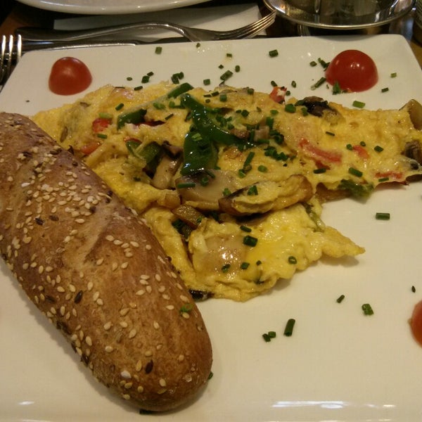 5/26/2013 tarihinde Eliteziyaretçi tarafından Café Restaurant Hummel'de çekilen fotoğraf