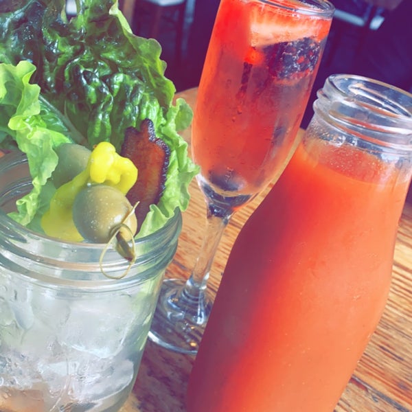 Two Cracked Eggs Cafe Historic DistrictNorth Savannah, GA